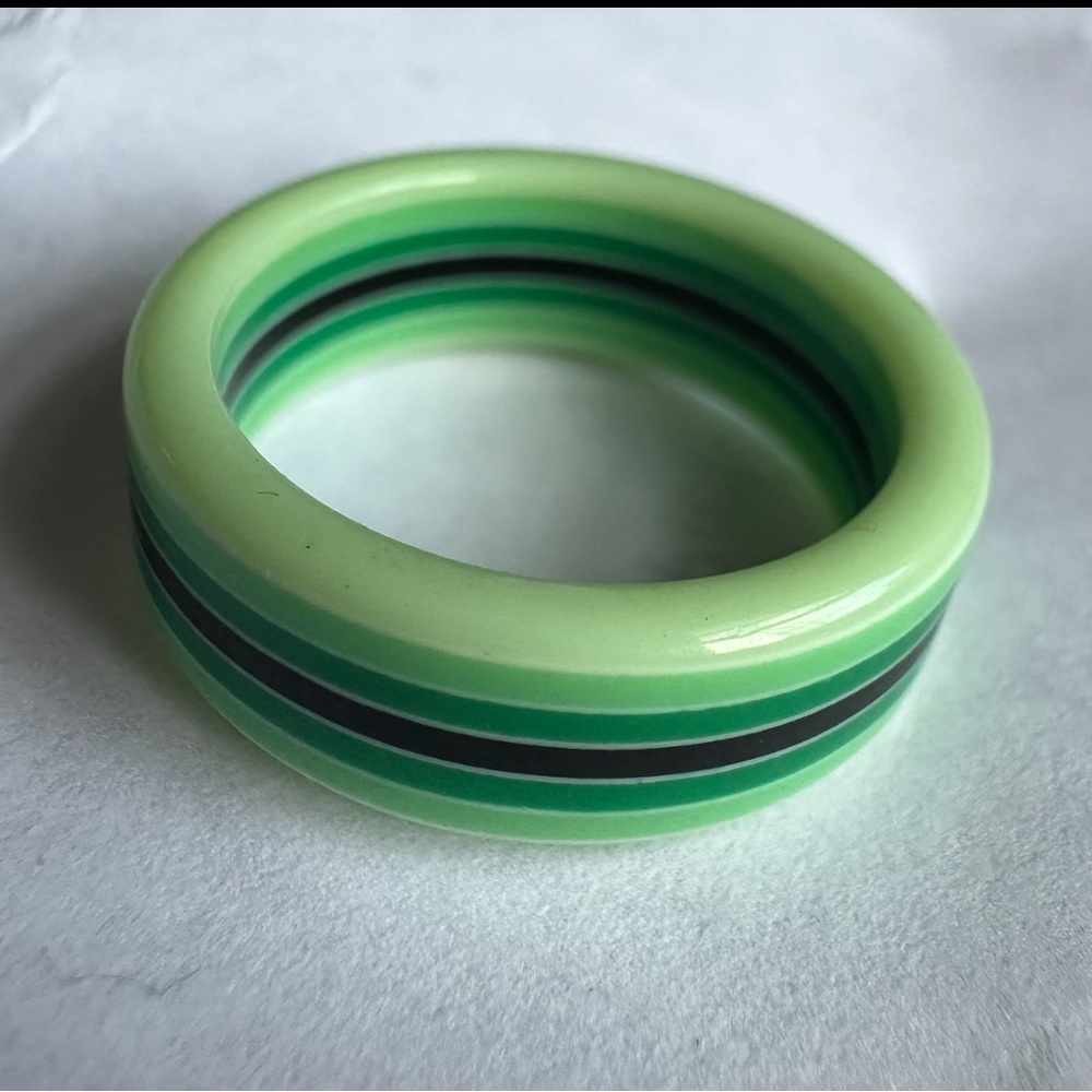 Vintage Green Plastic Ring size 7.5